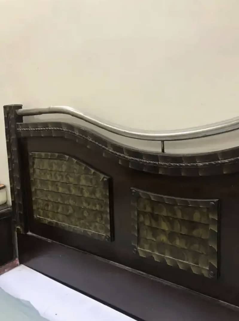 King size bed 2
