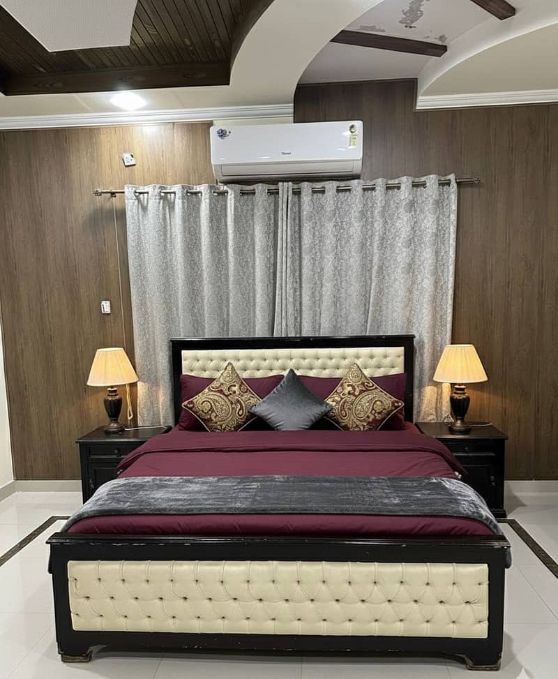 Wooden Solid Bedset With side tables and dressing table 0