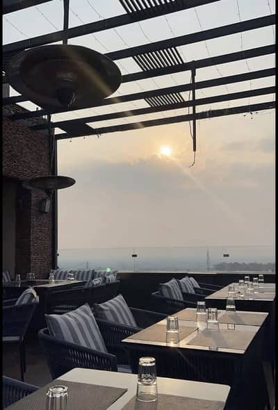 Space Available On Rooftop For Cafe And Restaurants