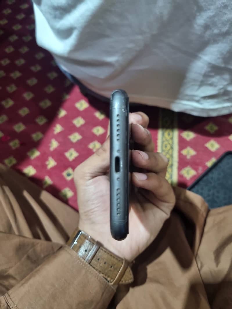 iPhone 11 2