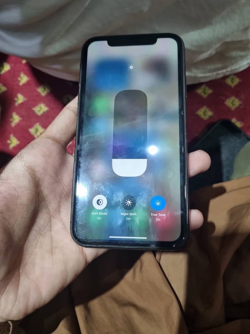 iPhone 11 6