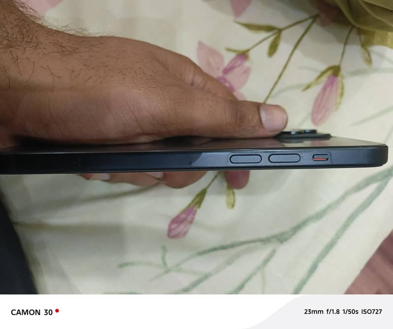iPhone 15 plus 4
