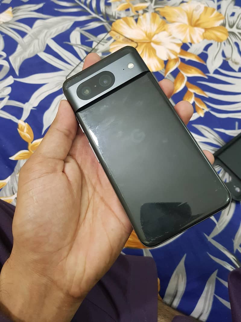 Google Pixel 8 1