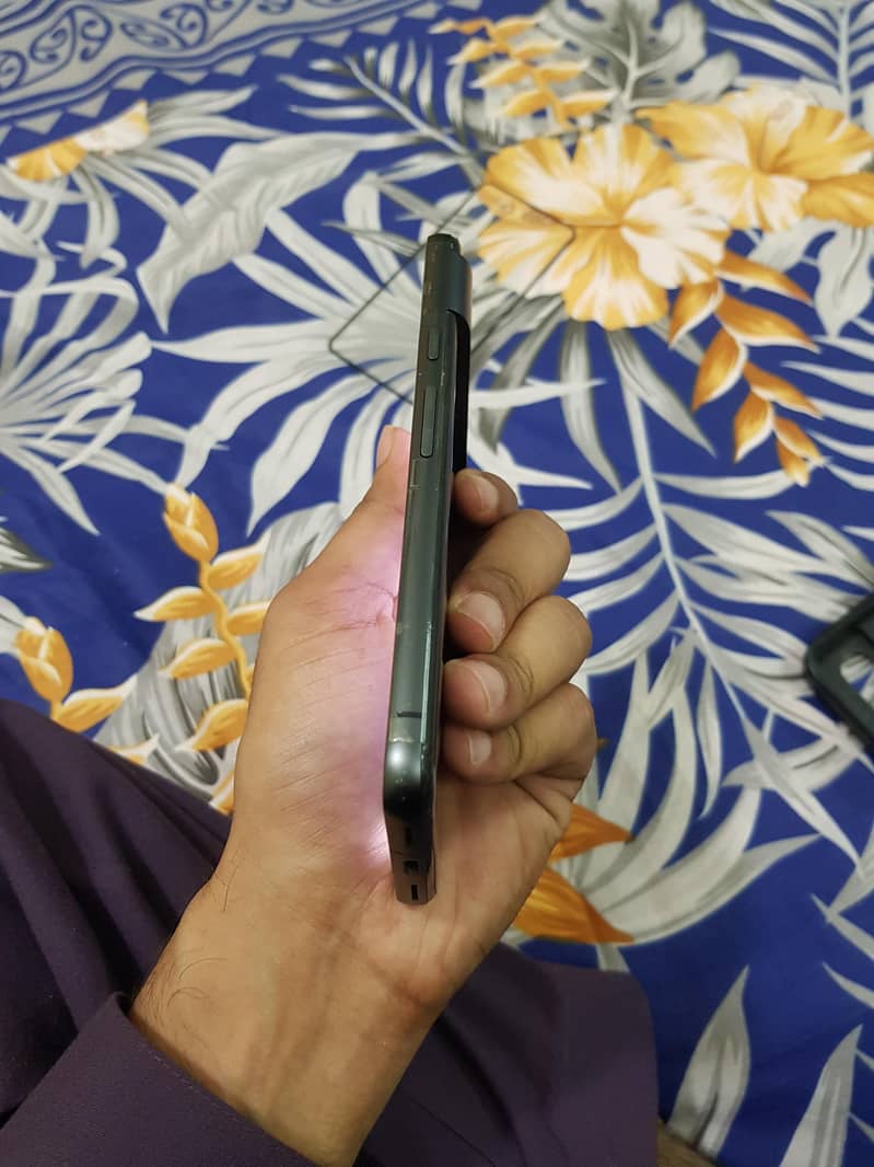 Google Pixel 8 4