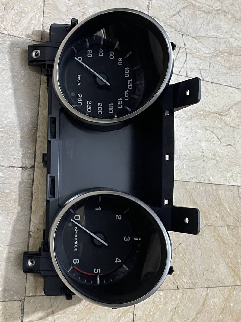 Range Rover speed meter/ cluster 0