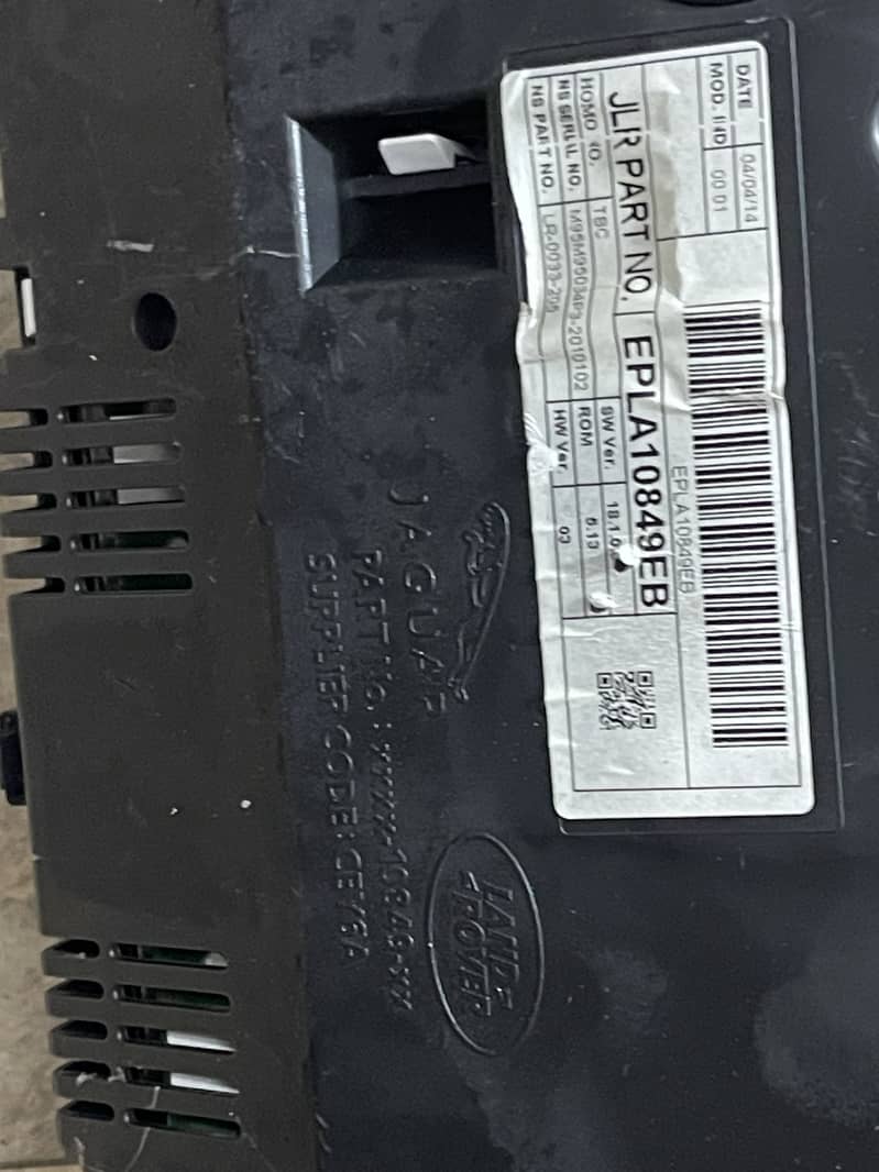 Range Rover speed meter/ cluster 3