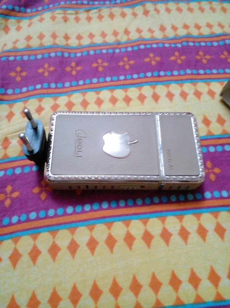 Apple sewing 0