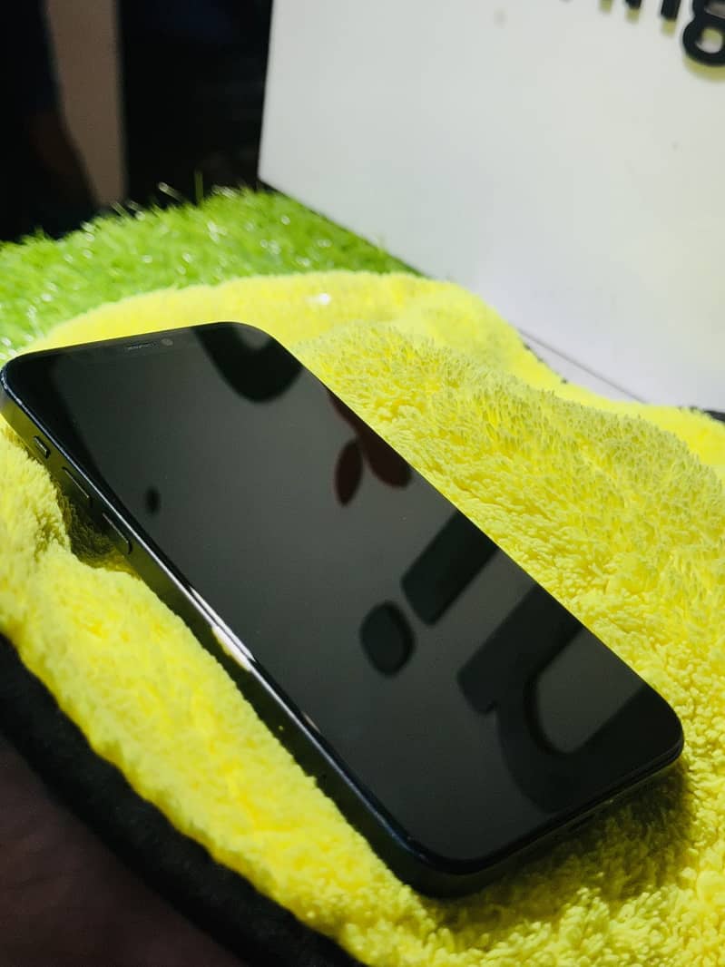 Iphone 12 3