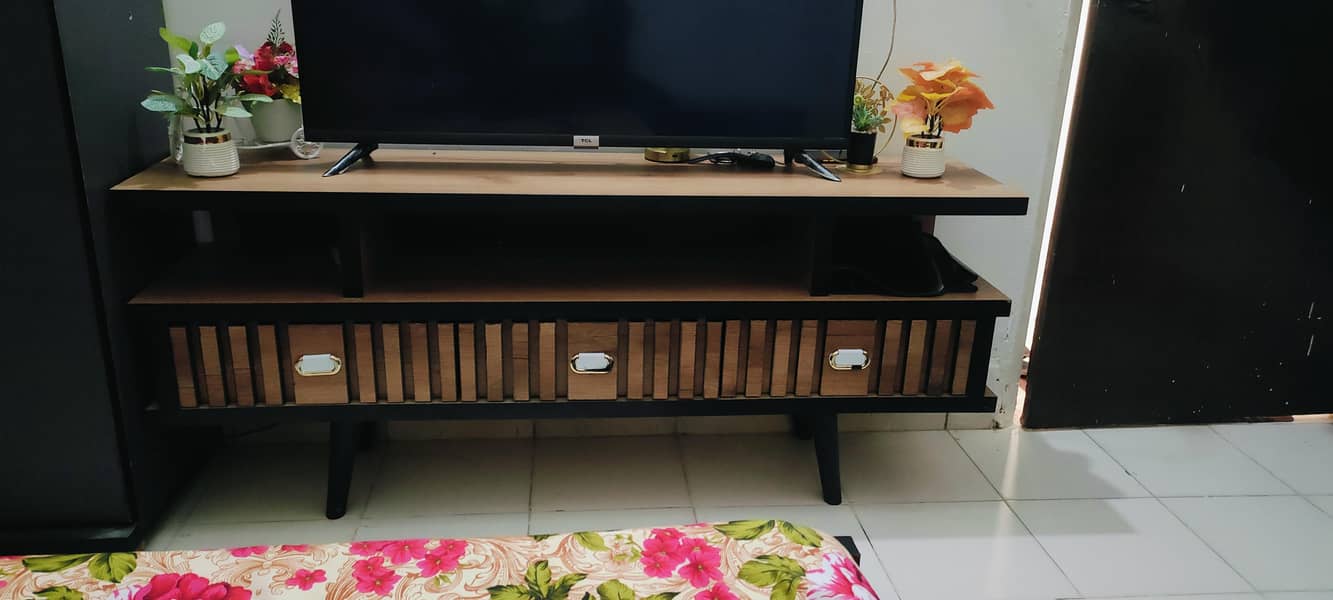 TV console 0