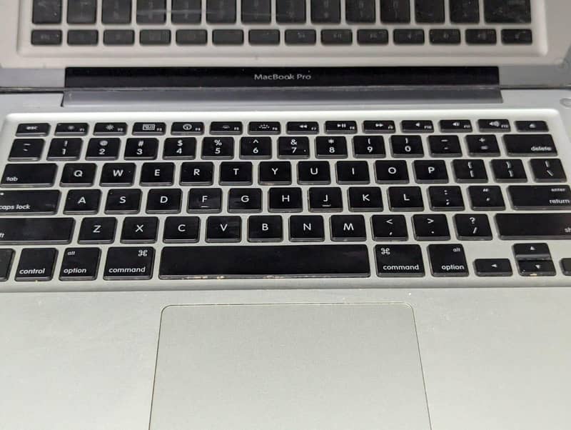 MacBook Pro 2009 C2D 6 GB Ram 0