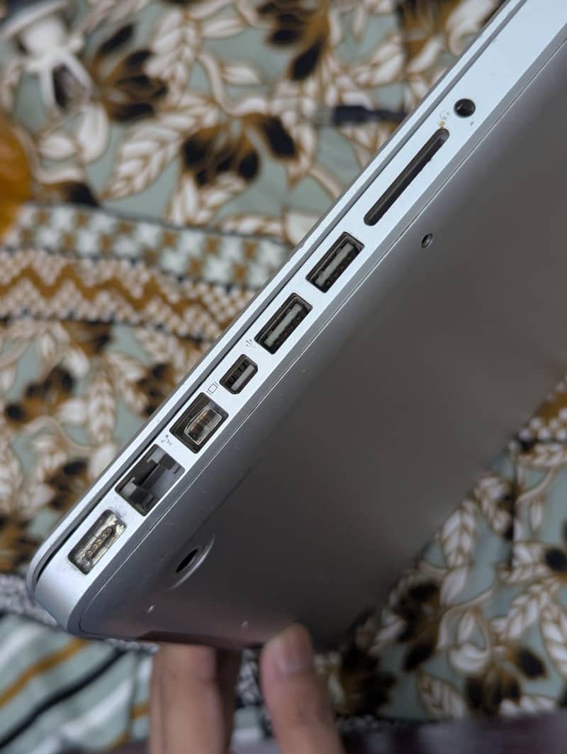 MacBook Pro 2009 C2D 6 GB Ram 4