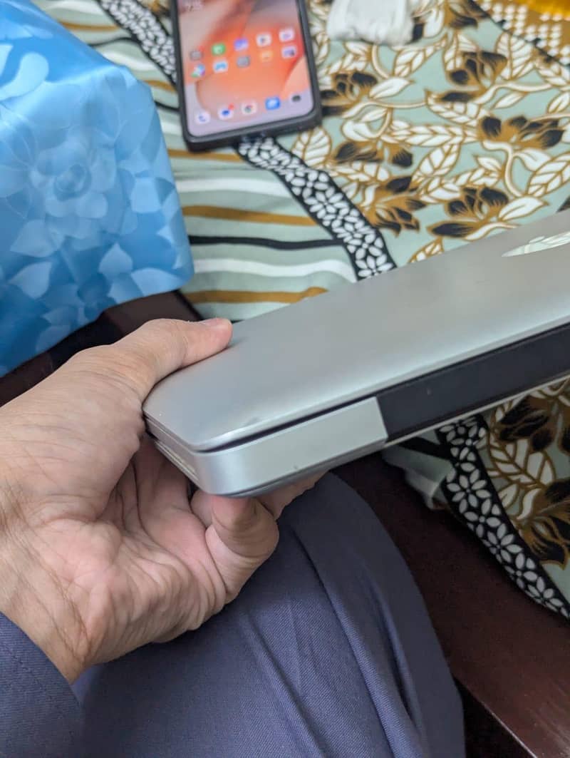 MacBook Pro 2009 C2D 6 GB Ram 8