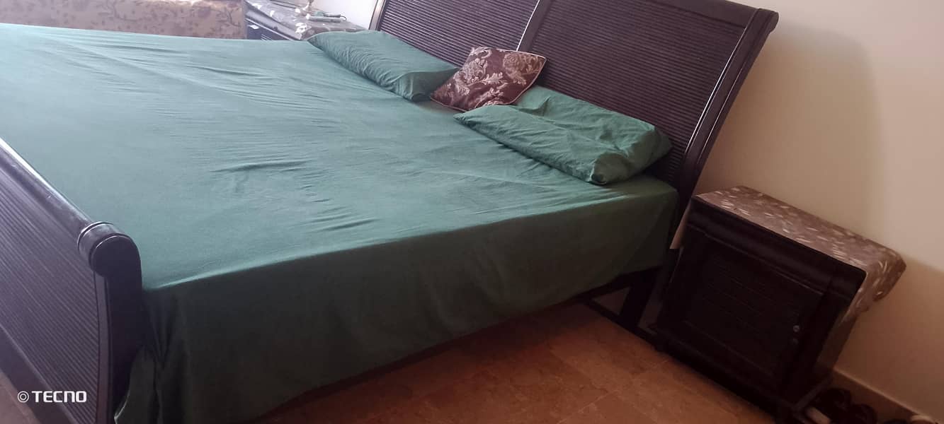 king size bed 0