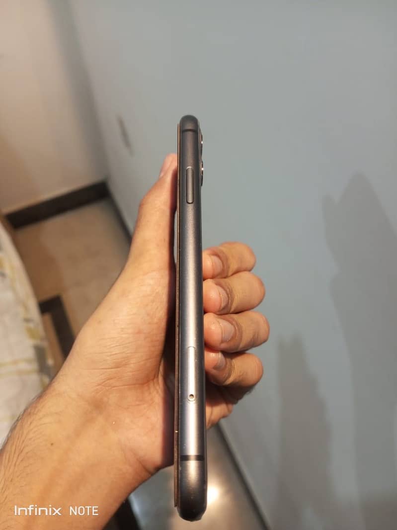 iPhone 11 2