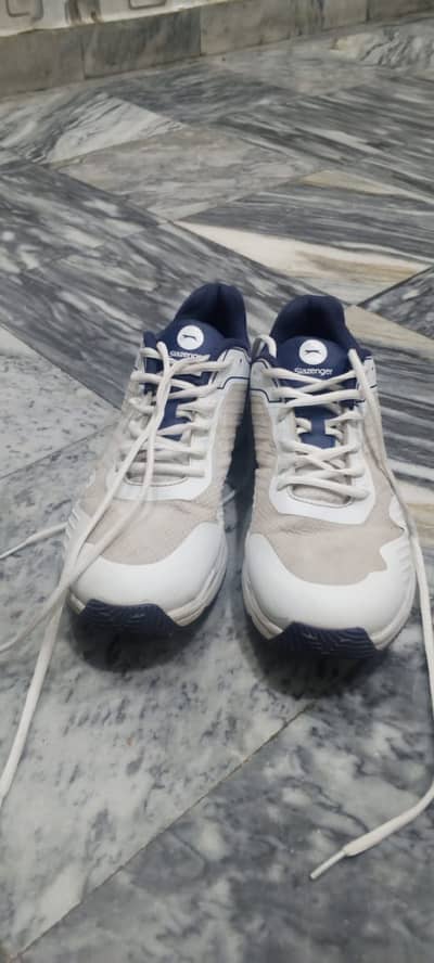 SLAZENGER SPIKES UK 9