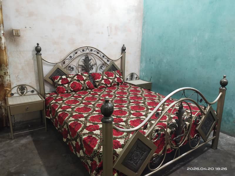 Iron Bed 0