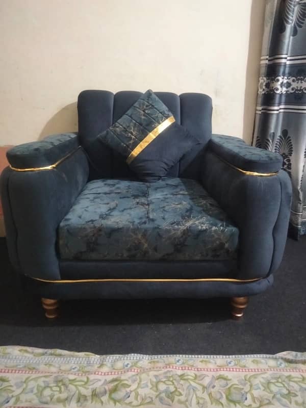 5 seater sofa 1 table 2