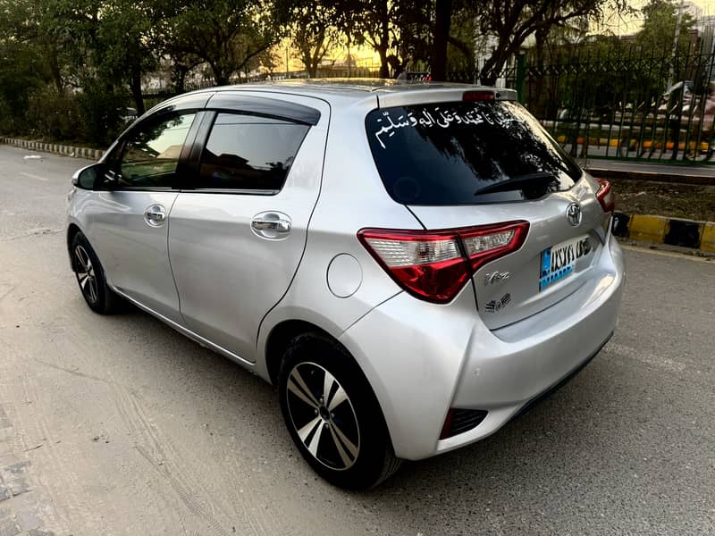 Vitz 1.3 4