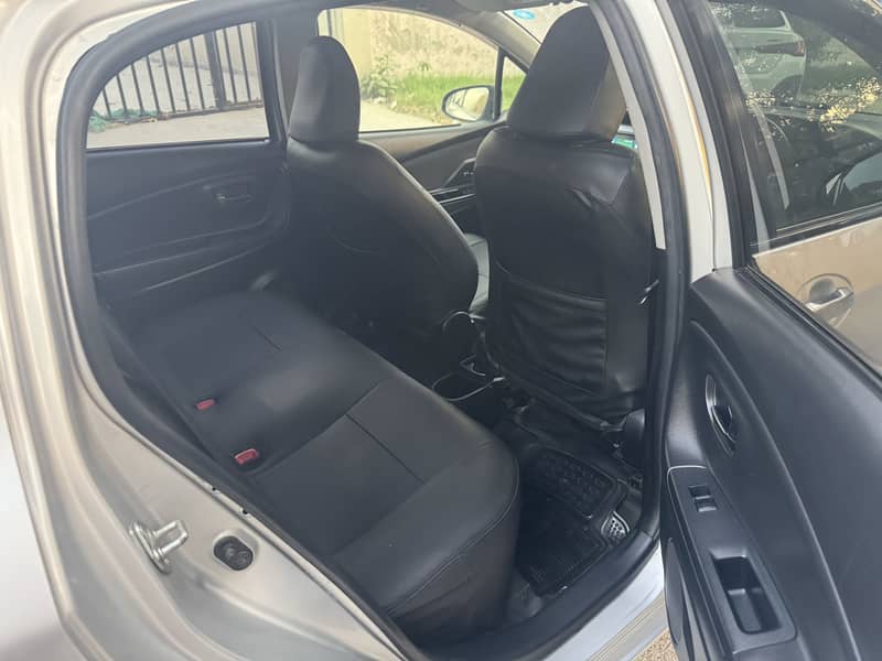 Vitz 1.3 7