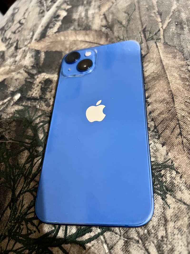 iPhone 13 4