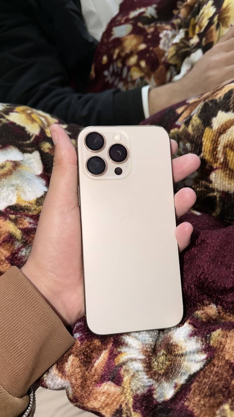 Iphone 16 Pro max 7