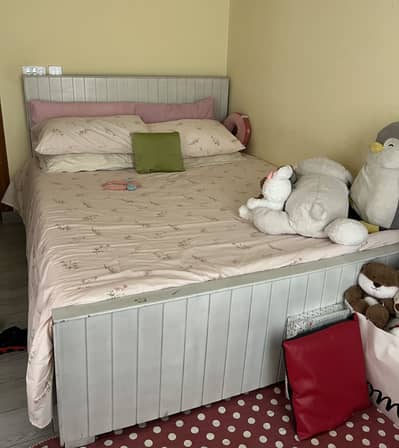 Bed - Wooden Bed - Queen Bed - Luxury Bed - Bed For Sale