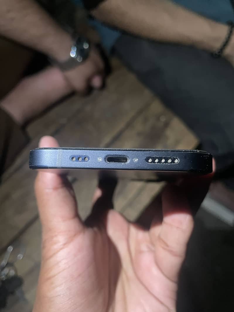 iPhone 12 1