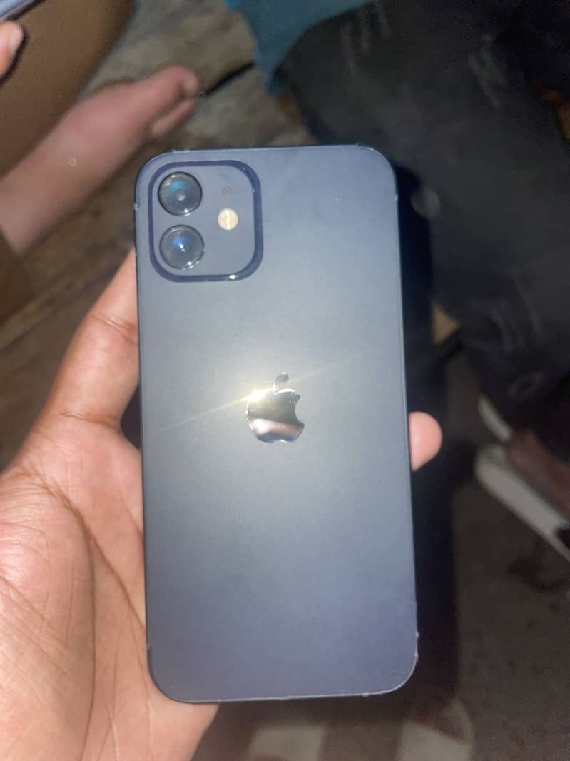 iPhone 12 4