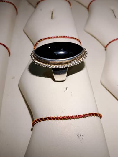 black haqeeq stone
