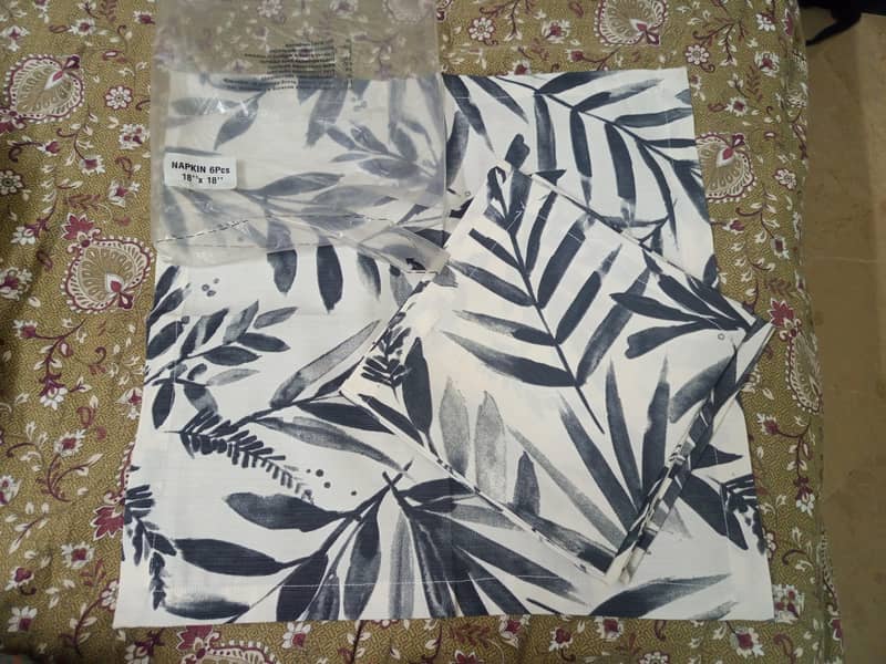 table napkins 0