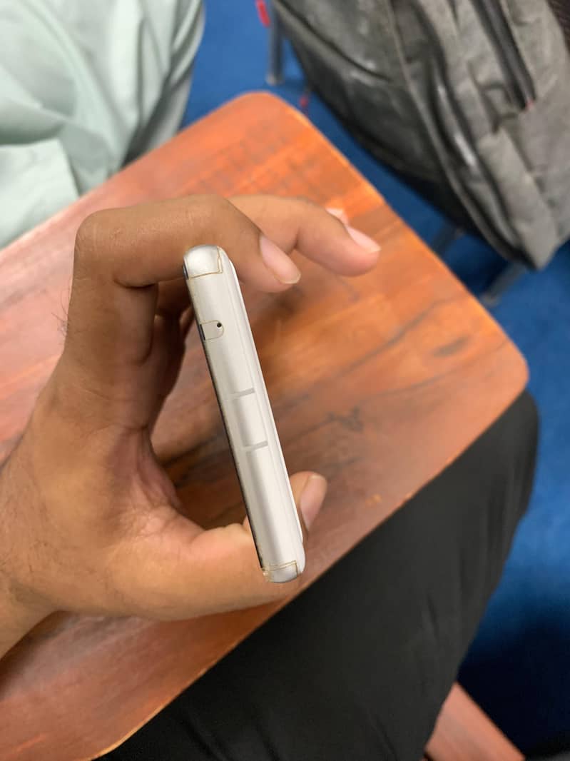 Google pixel 7a 3