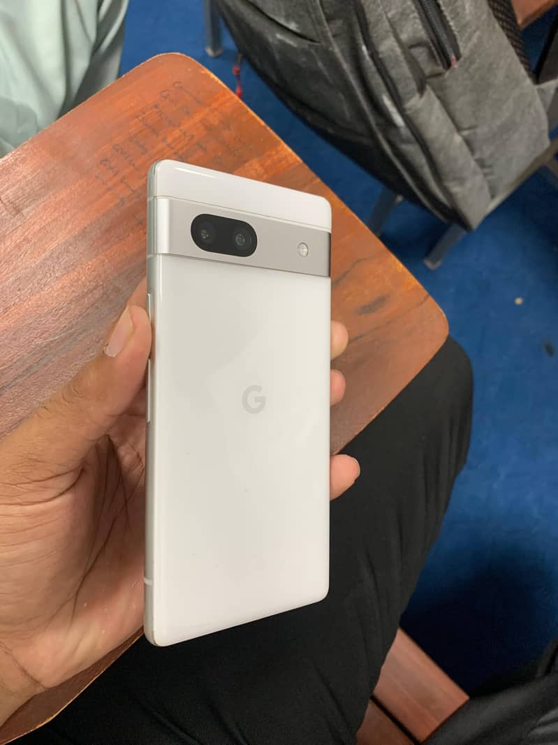 Google pixel 7a 4