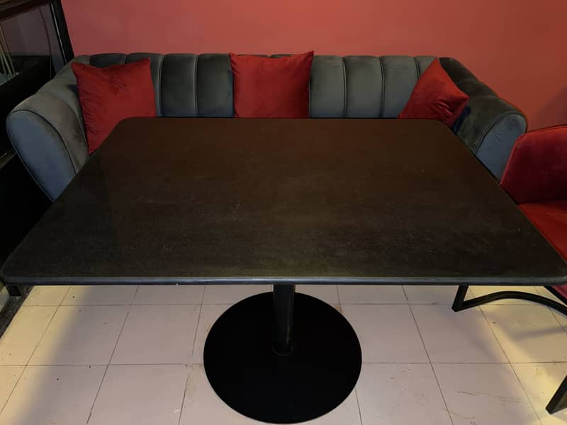 Restaurant Table 0