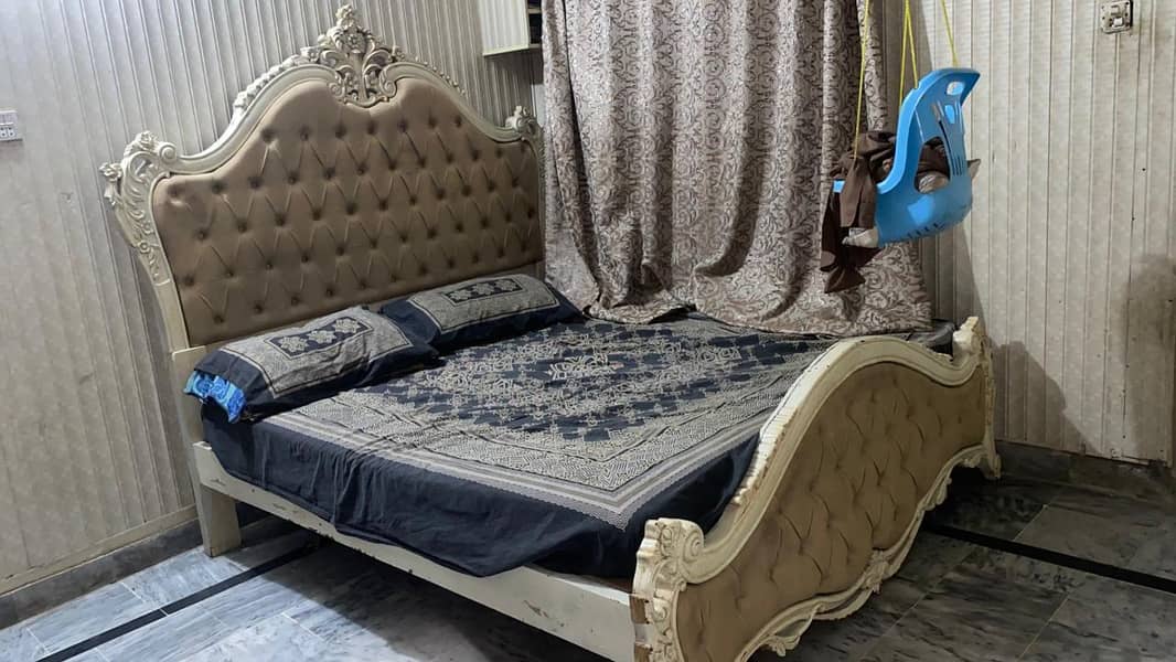 Master Bed 0