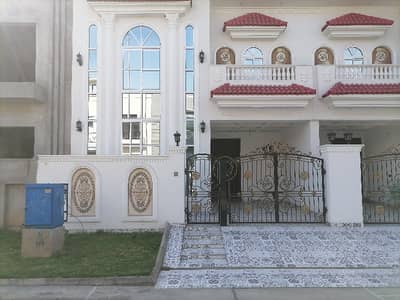 Spacious House Is Available For sale In Ideal Location Of Green City