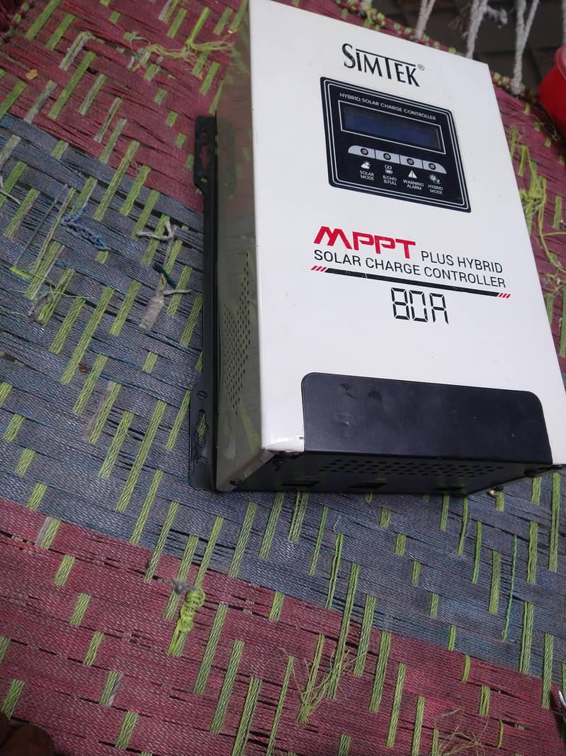 Simtek MPPT 80A solar charge controller 5