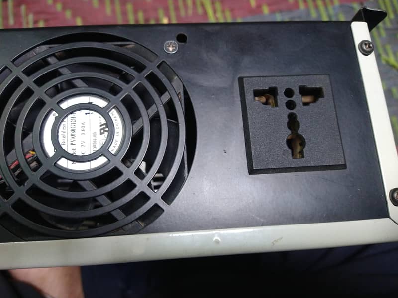 Simtek MPPT 80A solar charge controller 6