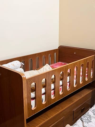 baby cot