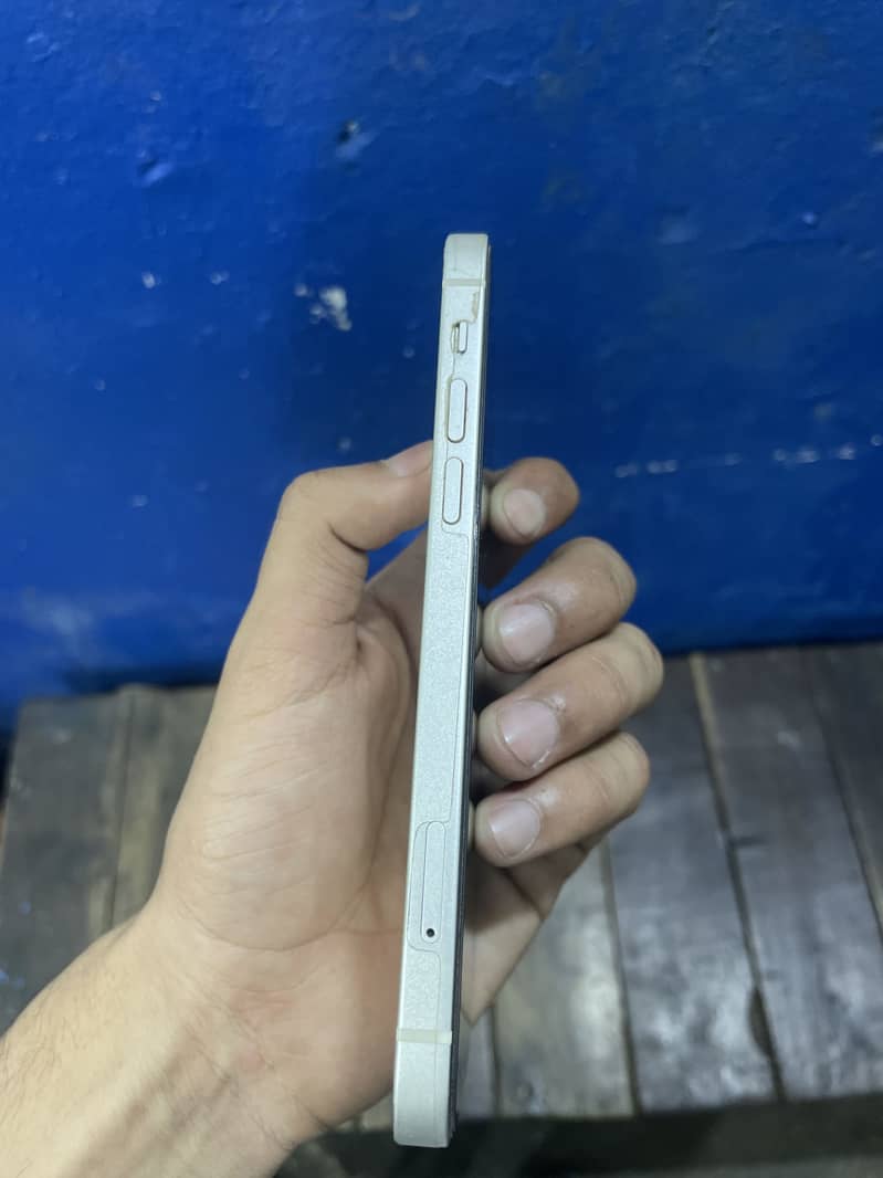 iPhone 12 3