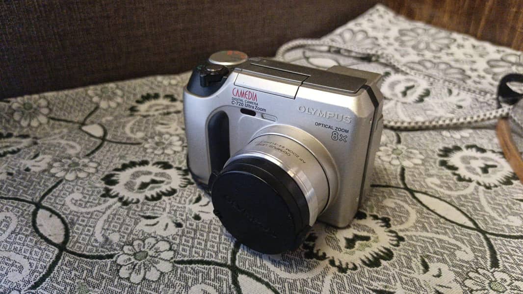 digital camera 0