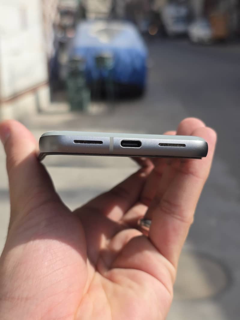 Google Pixel 8 7