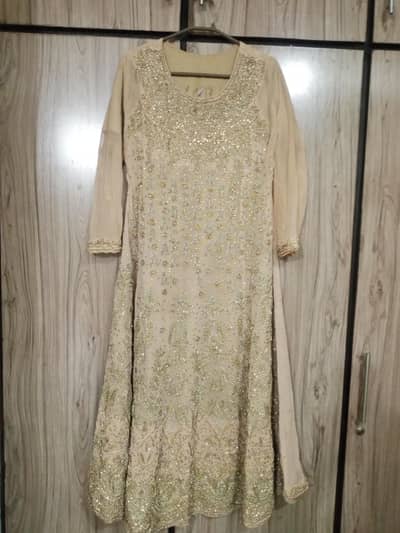 Beautiful dress Full embroidery  Stuff: crinkle chafon
