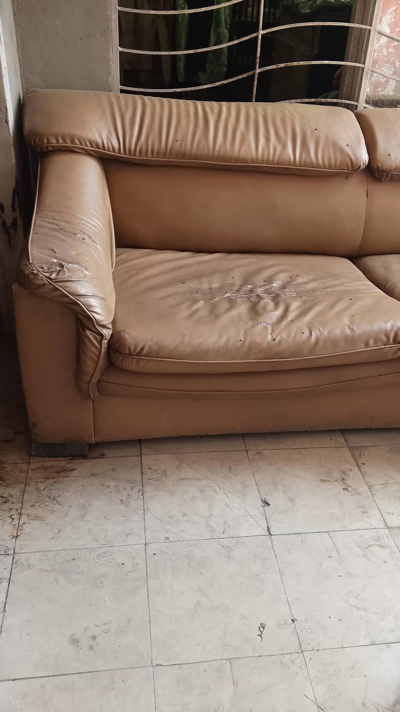 3 sofas leather poshis 1