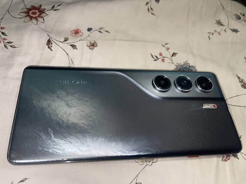 Tecno camon 4 8