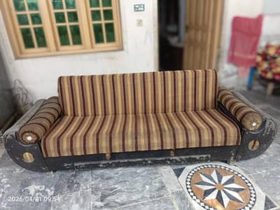 bead sofa  10/8 condition.