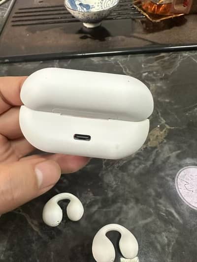 New Arrival Alert Modern Earcuffs Airbuds  Type-C Charg