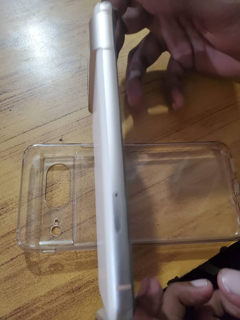 Google Pixel 8 3
