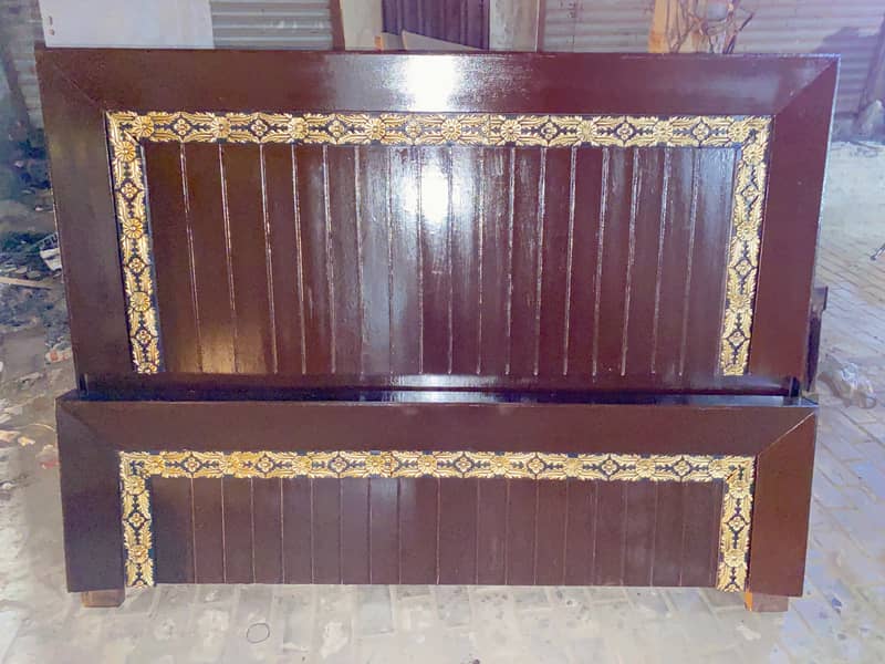 اِن میں سے کوئی بھی بیڈ چاہیے ملے گا۔آپکی پسند کے مطابق جلد فراہمی 3