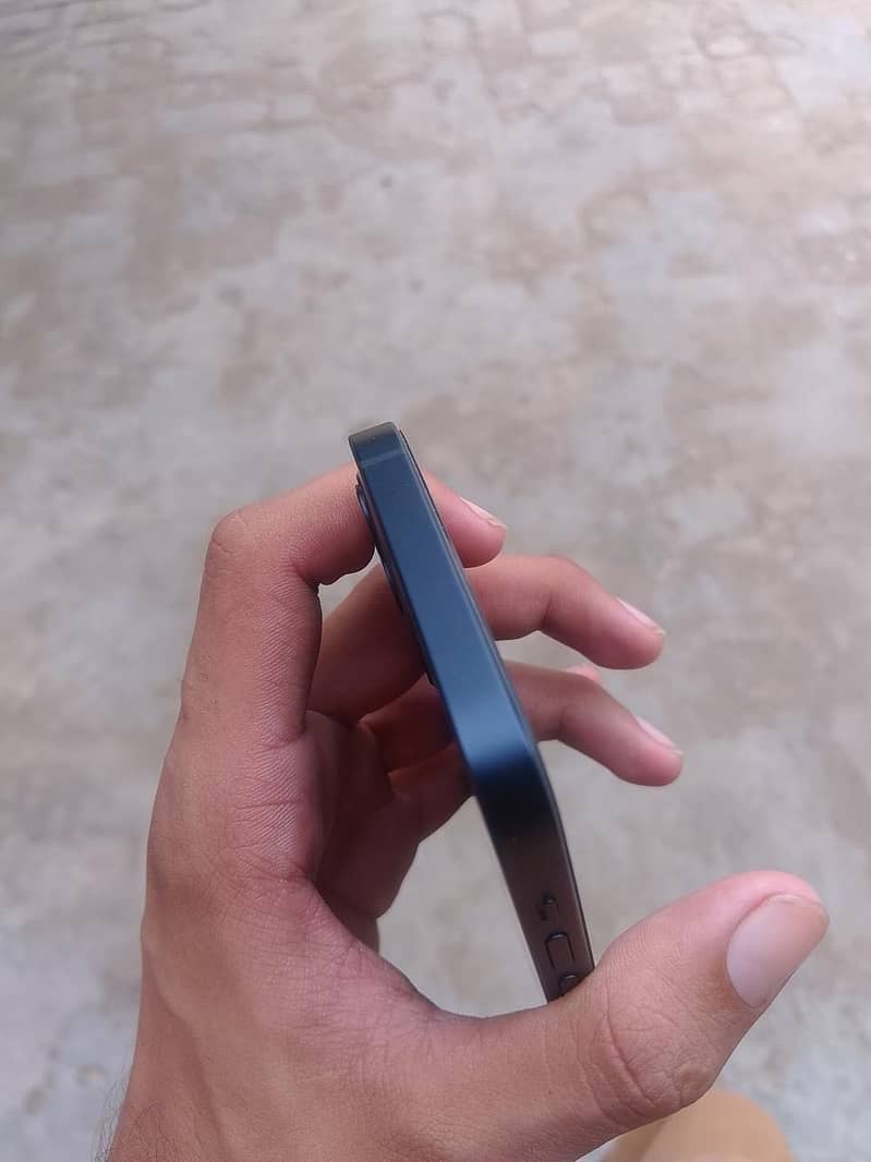 iPhone 12 1
