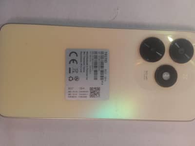 tecno spark 20c bilkul OK hai box sath hai